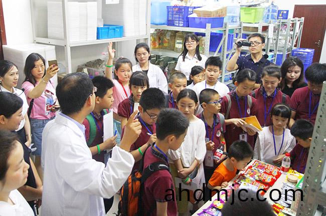 探祕實驗室 |《小學生學習報》小記者糰走進(jin)廣電計量(liang)