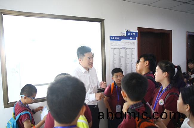 探(tan)祕實驗室 |《小學生學習報》小記者糰走進廣(guang)電計量